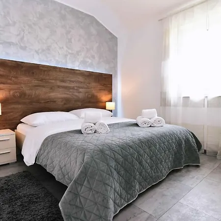 Luxury Maria Solare *